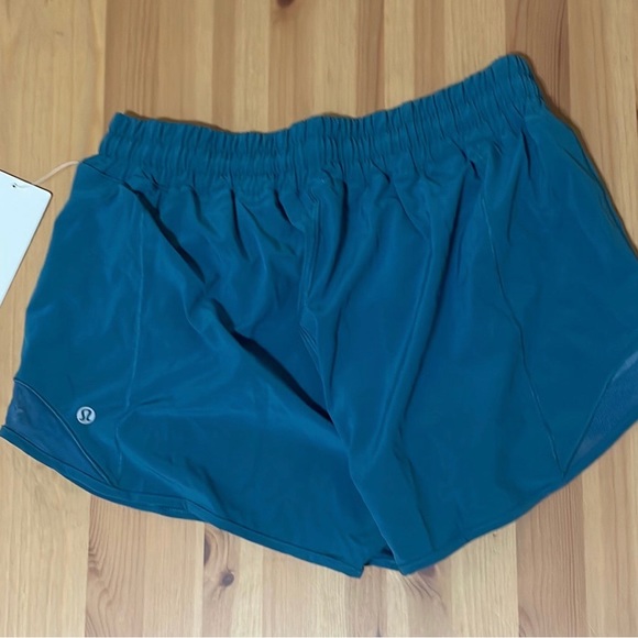 Lululemon Hotty Hot LR short 4” Desert Teal NWT size 8 - Picture 2 of 3